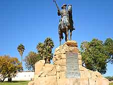 Photo of statue at the Old Fort (Alte Fest)