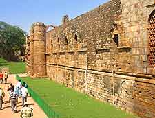 Photo of historic remains at Qutab Minar