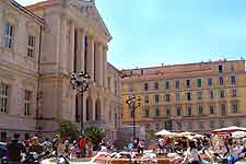 Picture showing the Palais de Justice