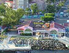 Photo of waterfront traffic in Ocho Rios