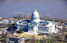 Photo of the waterfront Missouri State Capitol Building