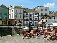 Picture of al fresco dining in the Barbican area