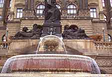 Photo of fountain at the National Gallery