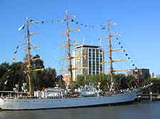 Picture of the waterfront