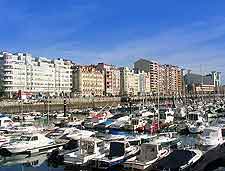 Further photo of the harbour