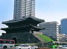 Dongdaemun Gate photo