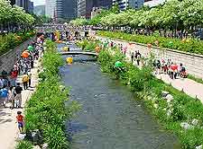 Closer picture of the Grand Canal