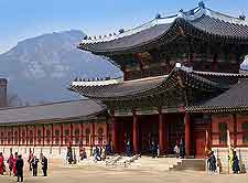 Gyeongbok-gung Palace photo