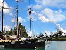 Image of cruise boats / yachts in the Seychelles