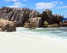 Picture taken at La Grande Plage de Sable Blanc, on Praslin Island
