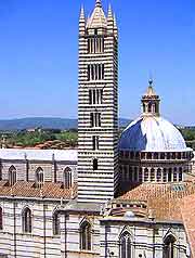 Further picture of the historic Duomo cathedral