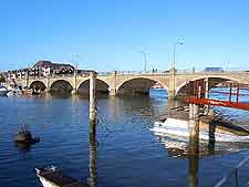 Picture of the Itchen River and Cobden Bridge