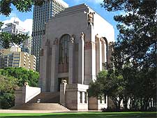 Photo showing the Anzac War Memorial, taken by Greg O'Beirne