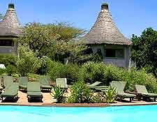 Photo of park hotel, complete with swimming pool