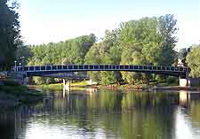 Picture of bridge over the Emajogi River