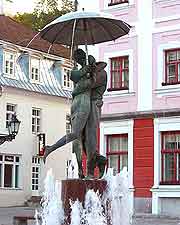 Picture of fountain in the Town Hall Square