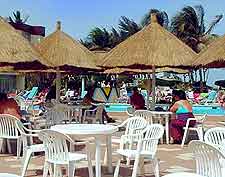 Photo showing alfresco cafe tables and chairs