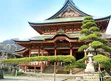 Image of temple in Kofu city