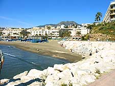 Further image of a beach in Torremolinos