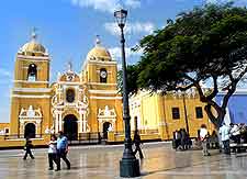 Picture of the city's famous yellow cathedral