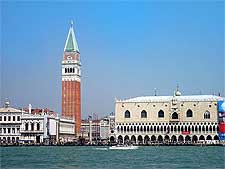 Photo showing the waterfront Doge's Palace, taken by Vladimir Shelyapin