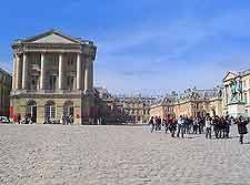 Close-up picture of the magnificent Palace architecture