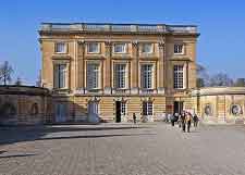 Petit Trianon picture, showing the period architecture