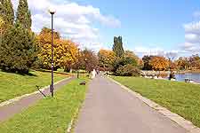 Photo of promenade in the Pole Mokotowskie Park