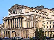 Image of the Polish National Opera House (Teatr Wielki) in Warsaw