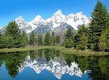 View of the nearby Grand Teton National Park (/north-america/usa/wyoming/)