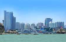 Photo showing the waterfront skyline